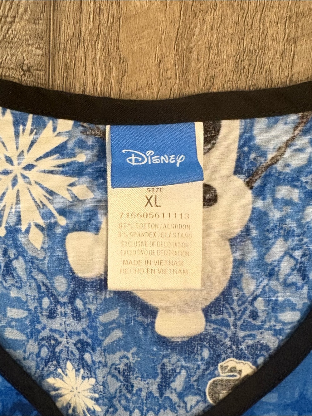 Scrub top - Picture 2 of 3
